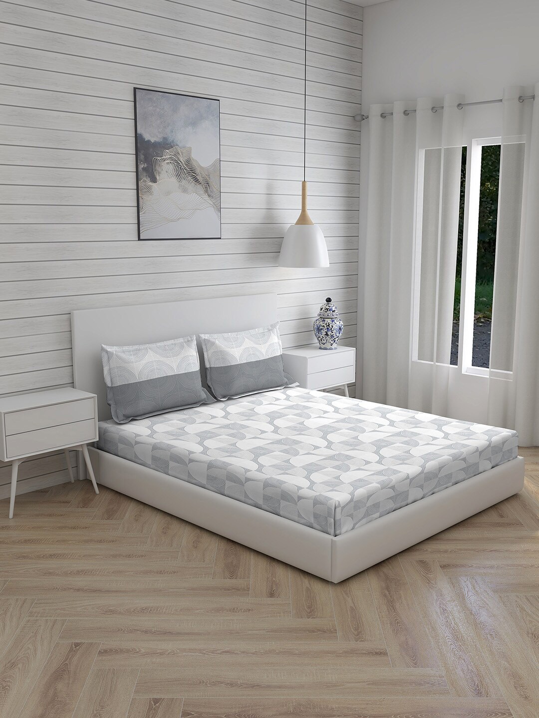 

Boutique Living India White & Grey Geometric 120 TC Queen Bedsheet with 2 Pillow Covers