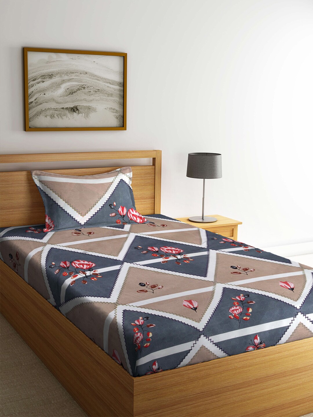 

KLOTTHE Brown & Grey Geometric 210 TC Single Bedsheet with 1 Pillow Covers