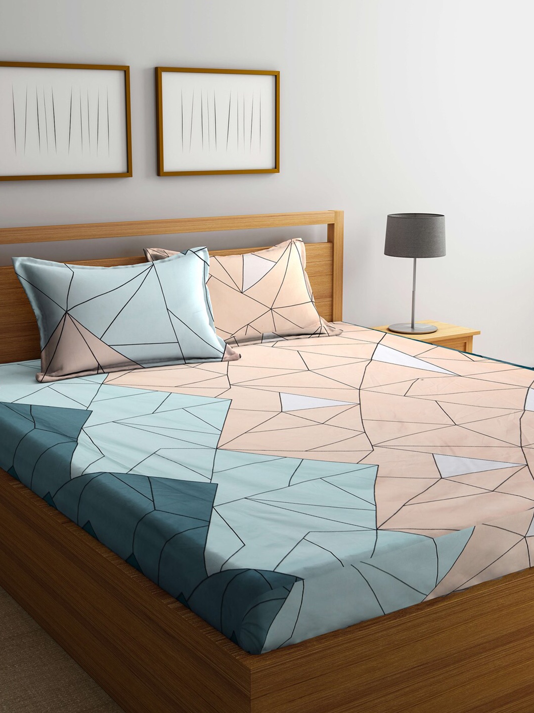 

KLOTTHE Blue & Peach-Coloured Geometric 300 TC King Bedsheet with 2 Pillow Covers