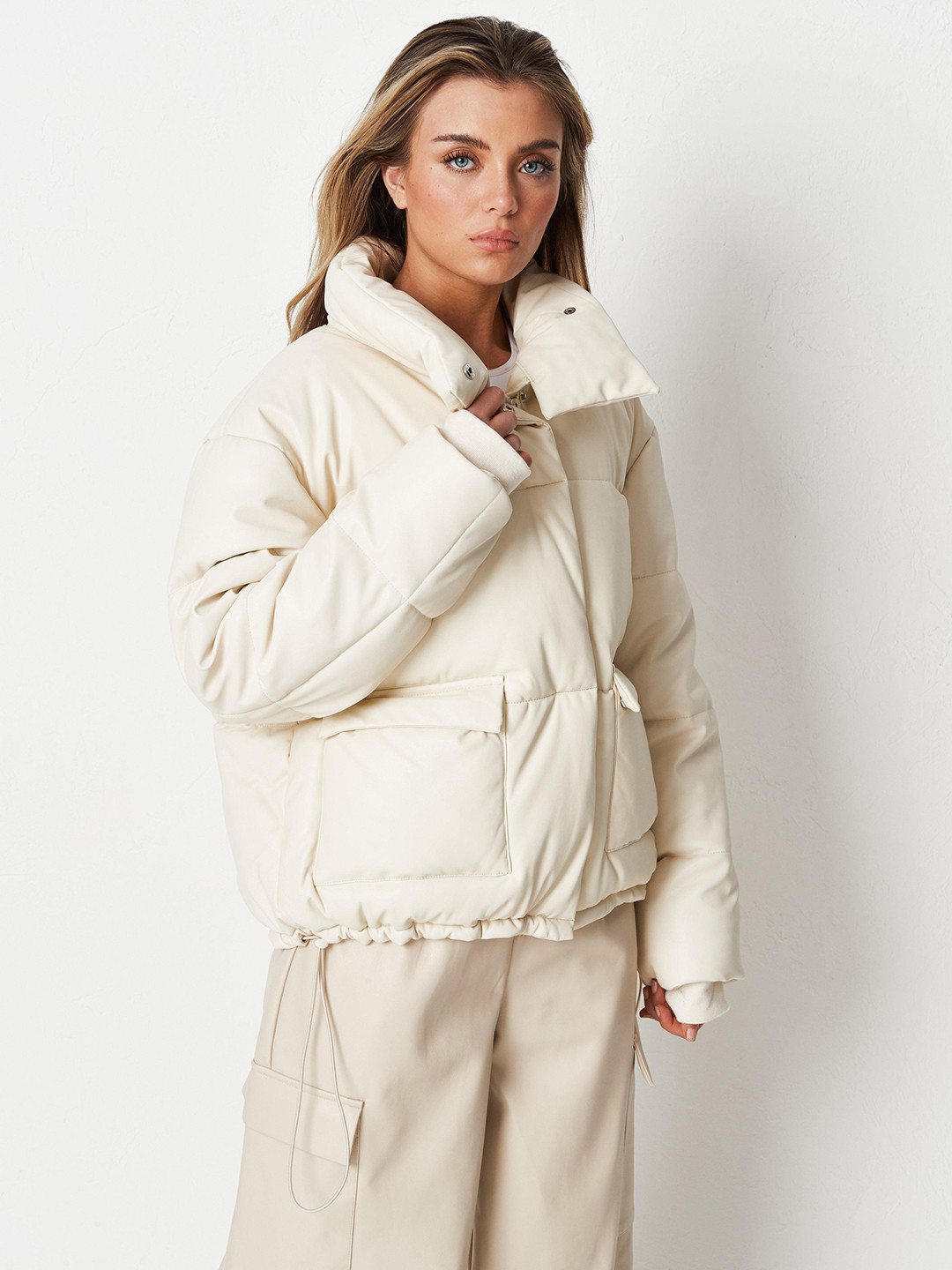 

Missguided Women Cream-Coloured Solid Padded Jacket