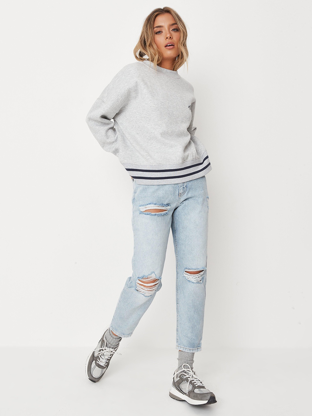 

Missguided Women Blue Petite Straight Fit High-Rise Mild Distressed Light Fade Crop Jeans