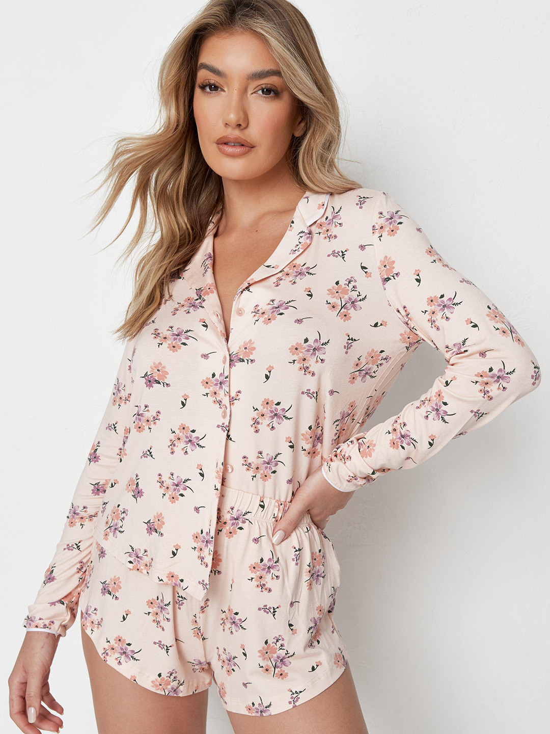 

Missguided Women Peach-Coloured & Purple Floral Printed Shorts Set