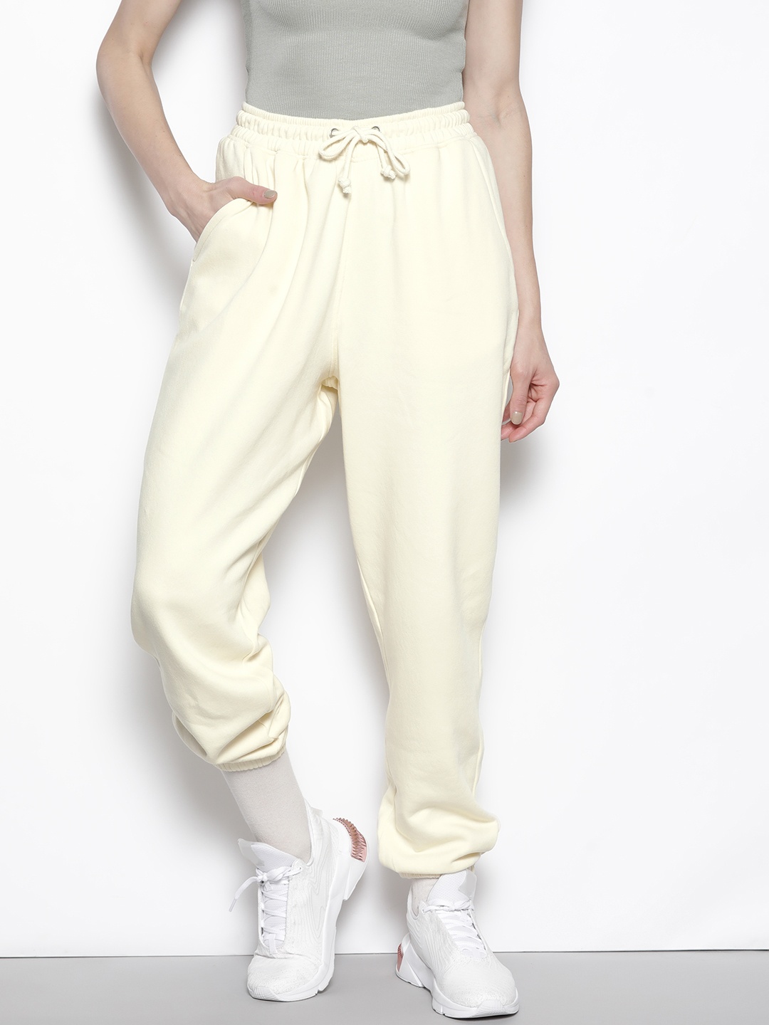 

Missguided Women Cream-Coloured Solid Joggers
