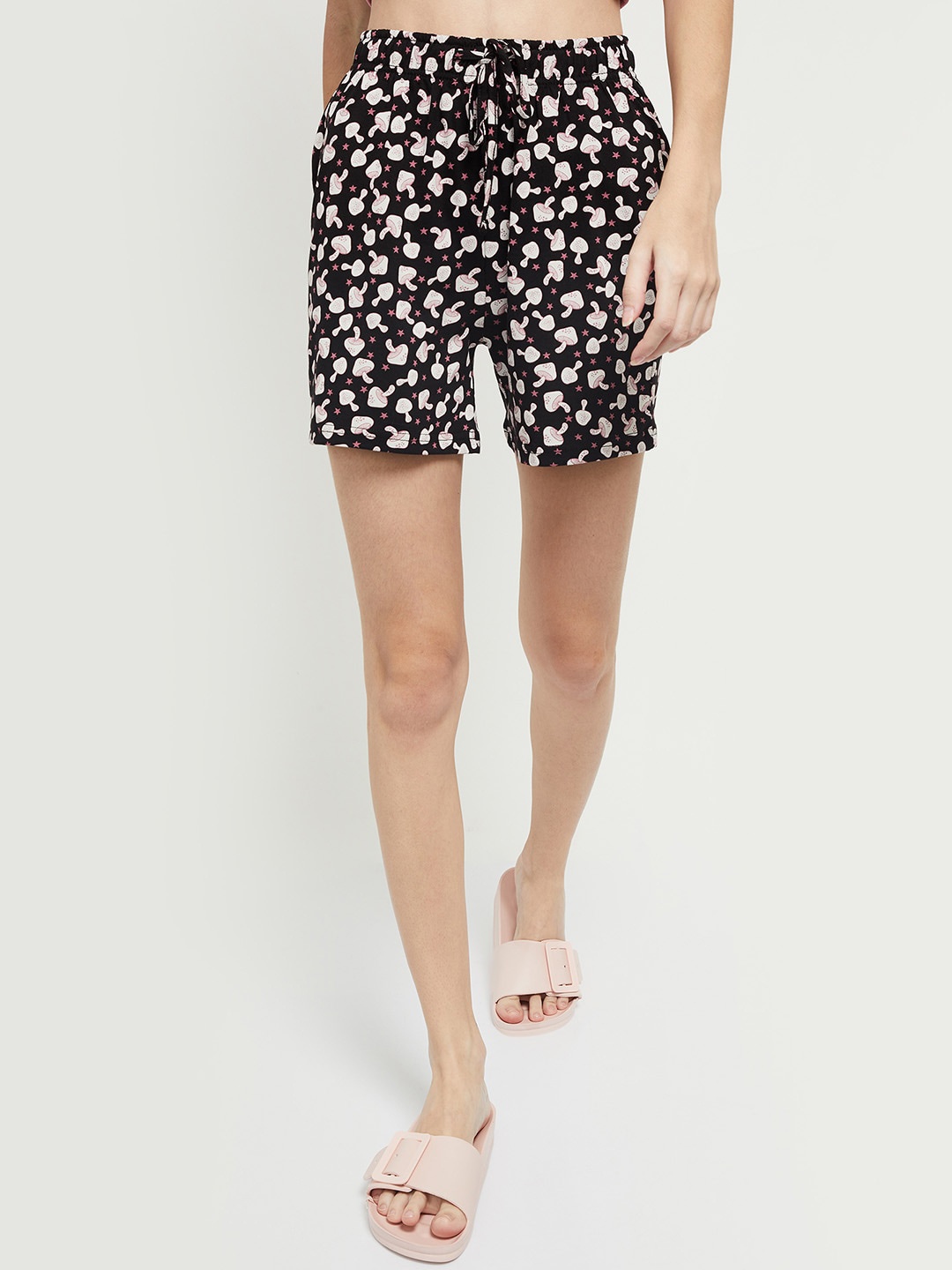 

max Women Black Conversational Printed Hot Pants