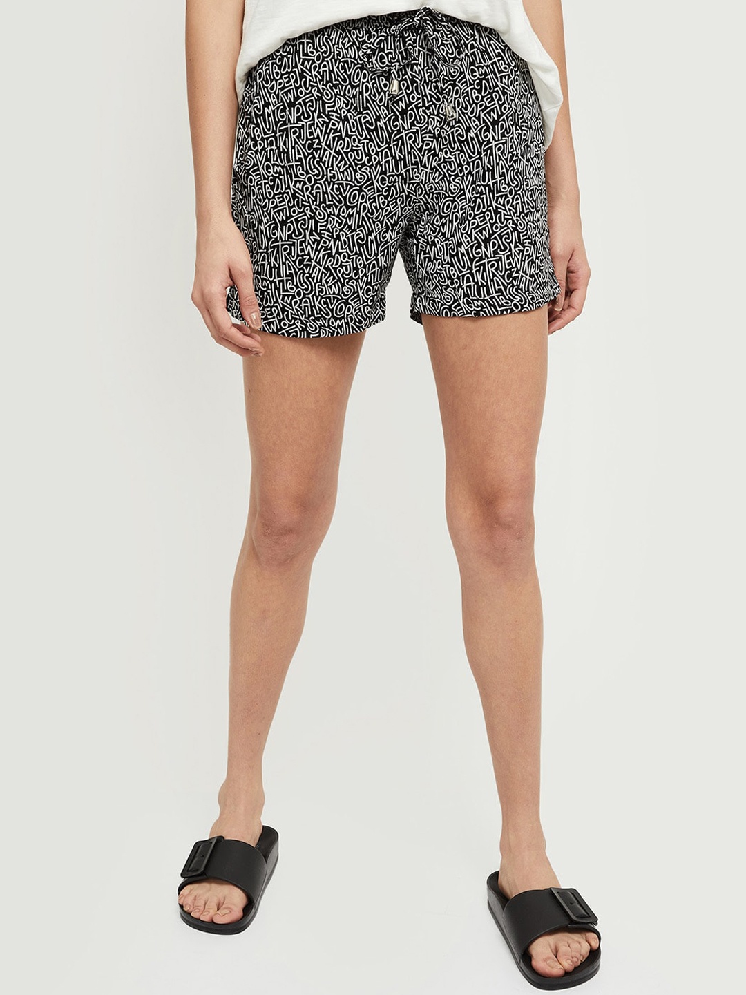 

max Women Black & White Printed Regular Shorts