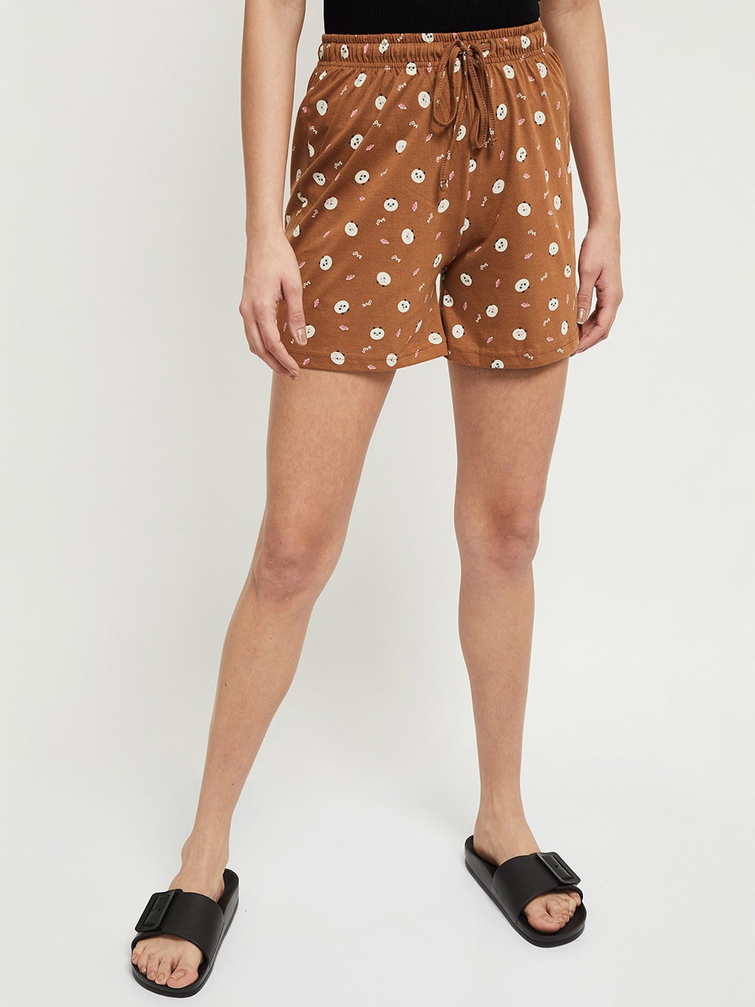 

max Women Beige & White Panda Printed Regular Shorts