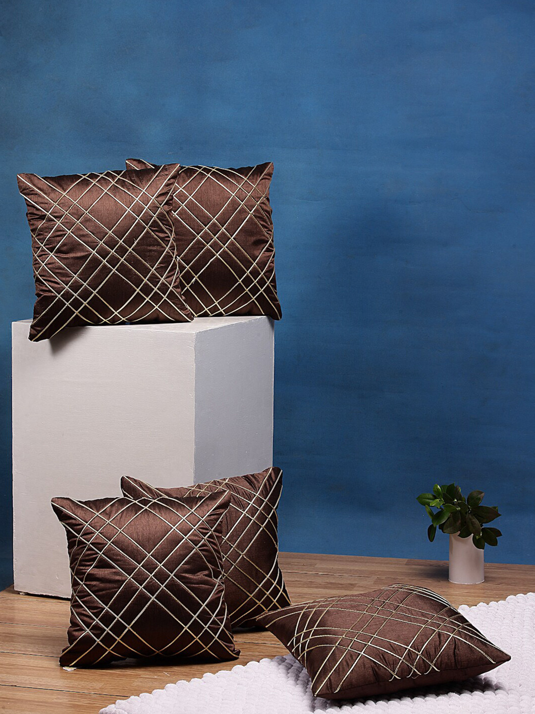 

DREAM WEAVERZ Brown & Gold-Toned Set of 5 Embroidered Silk Square Cushion Covers