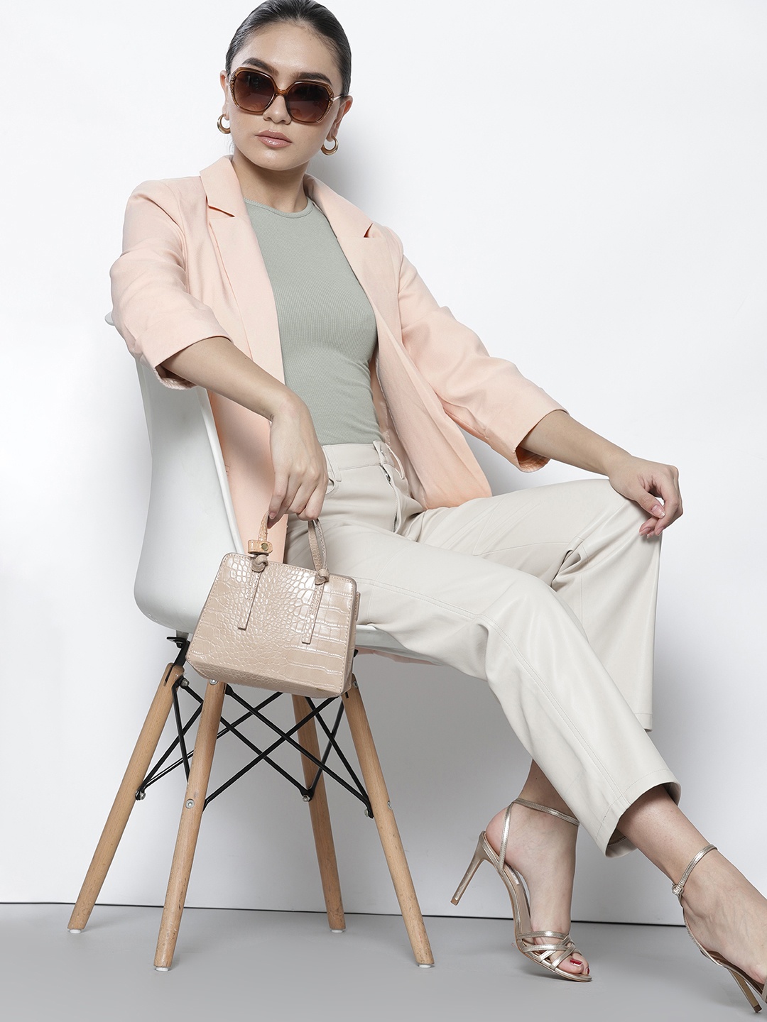 

Missguided Women Peach-Coloured Solid Open-Front Blazer