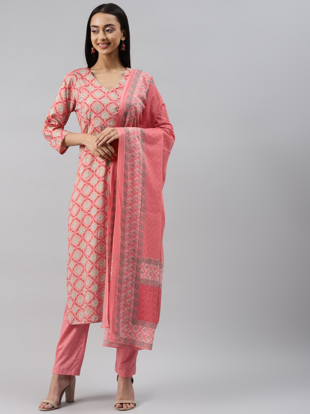 

Yuris Women Peach-Coloured Ethnic Motifs Printed Regular Pure Cotton Kurta with Trousers & With Dupatta