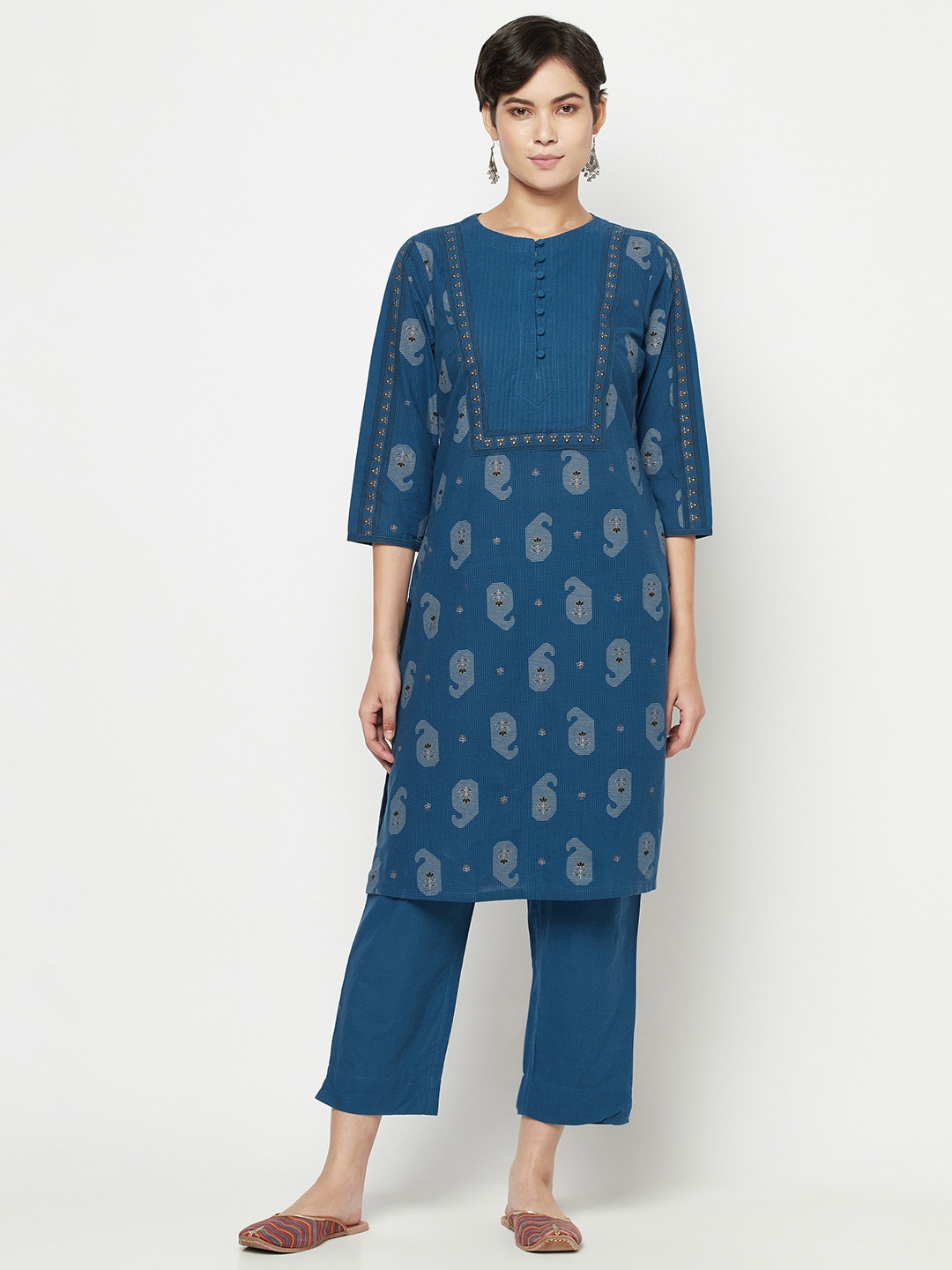 

Fabindia Women Blue & White Ethnic Motifs Print Regular Pure Cotton Kurta with Trousers