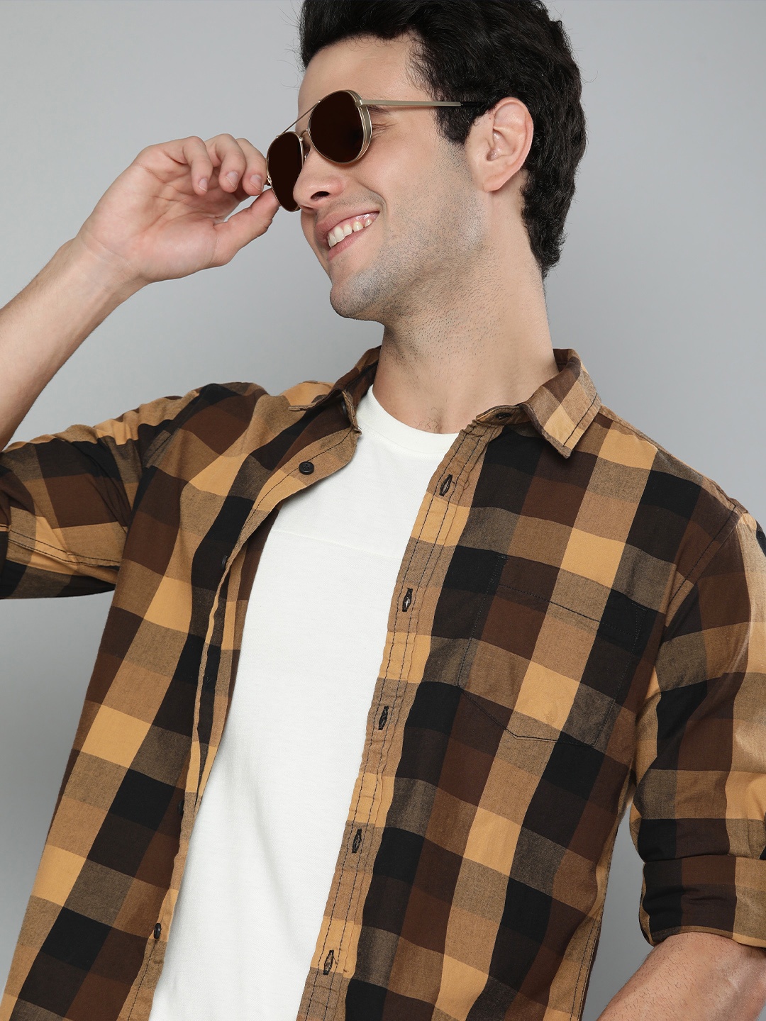 

HERE&NOW Men Brown & Black Slim Fit Buffalo Checked Pure Cotton Casual Shirt