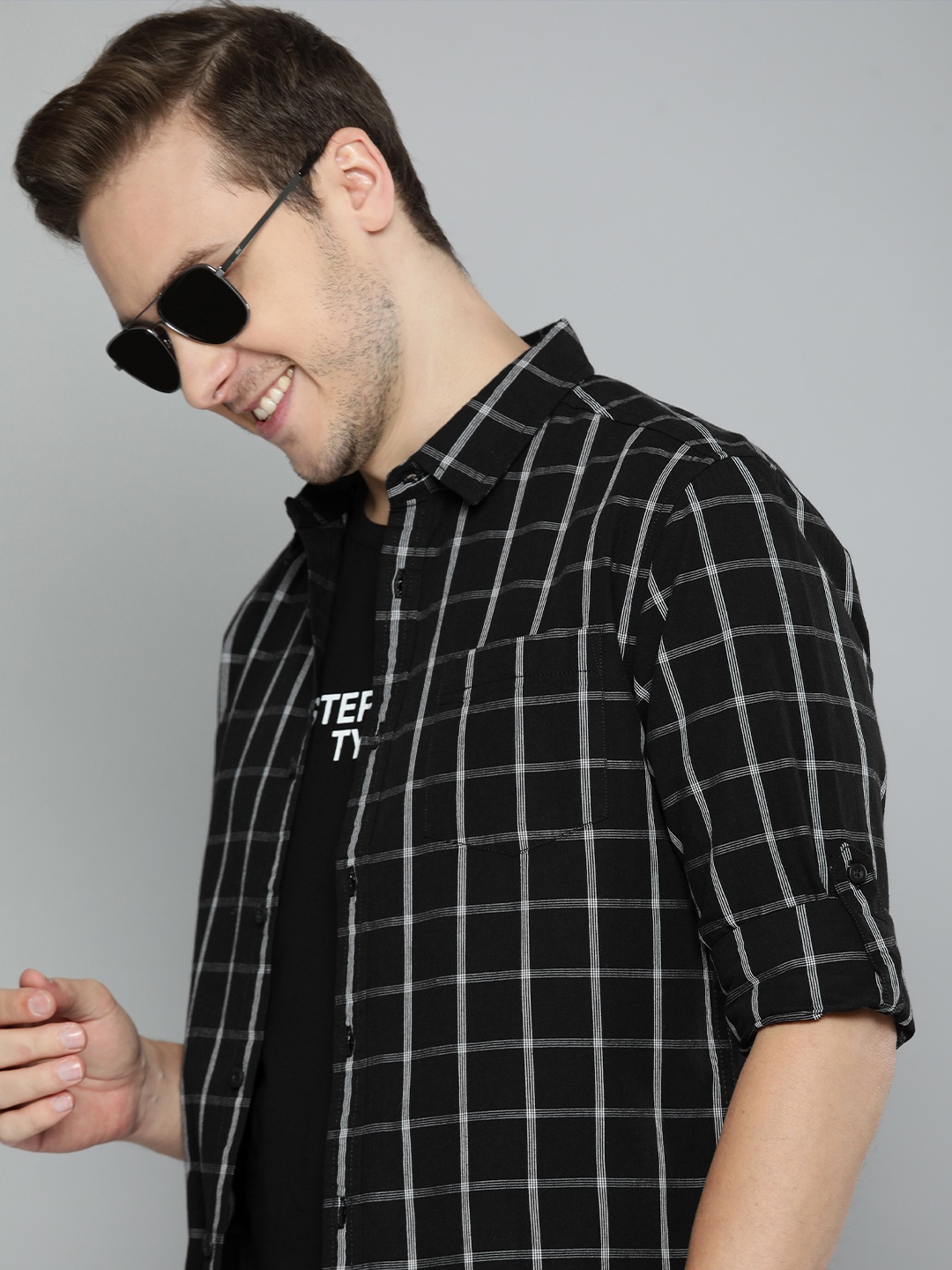 

HERE&NOW Men Black & White Slim Fit Tartan Checked Pure Cotton Casual Shirt