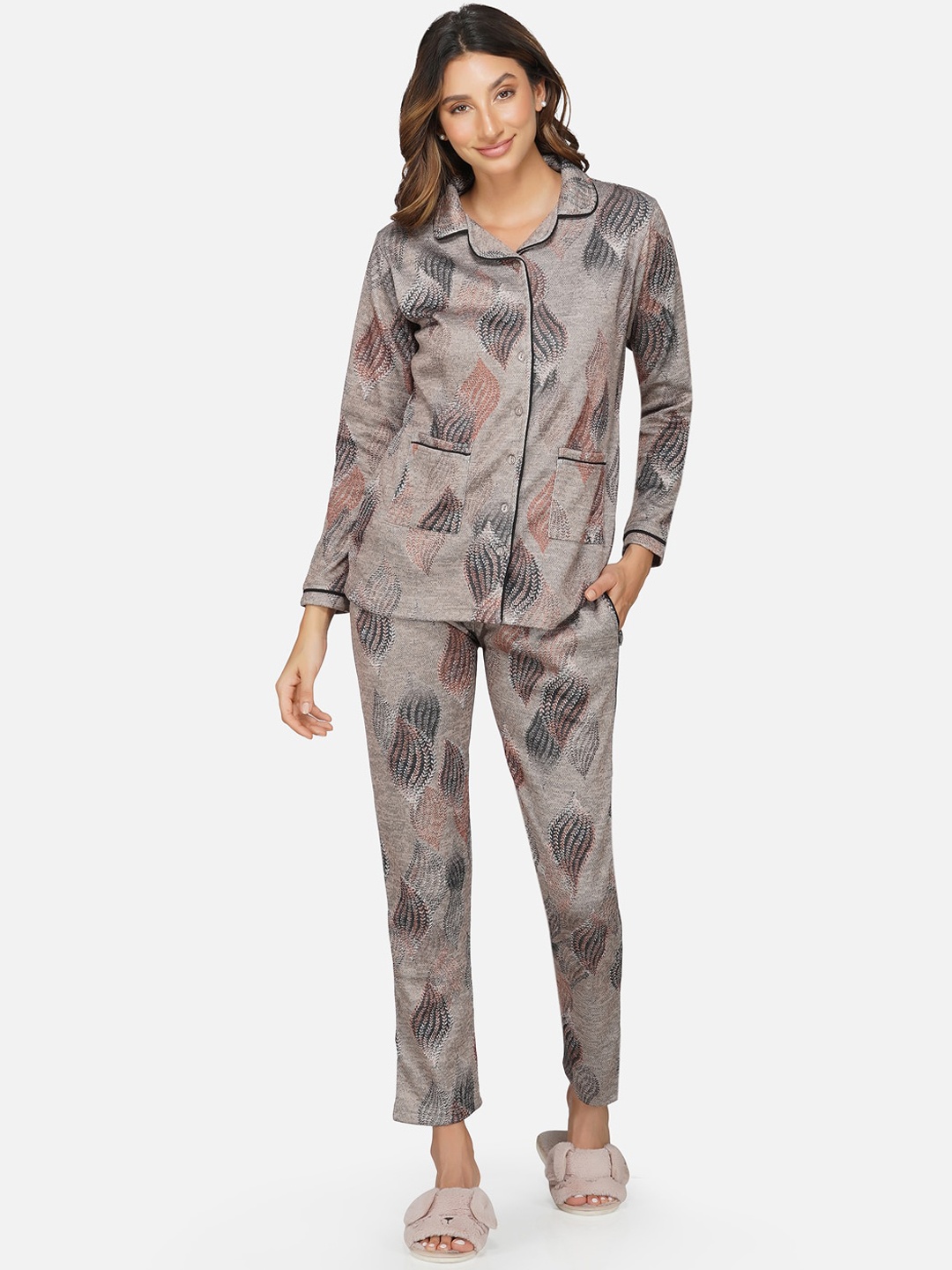 

FABNEST Women Grey & Black Printed Night suit