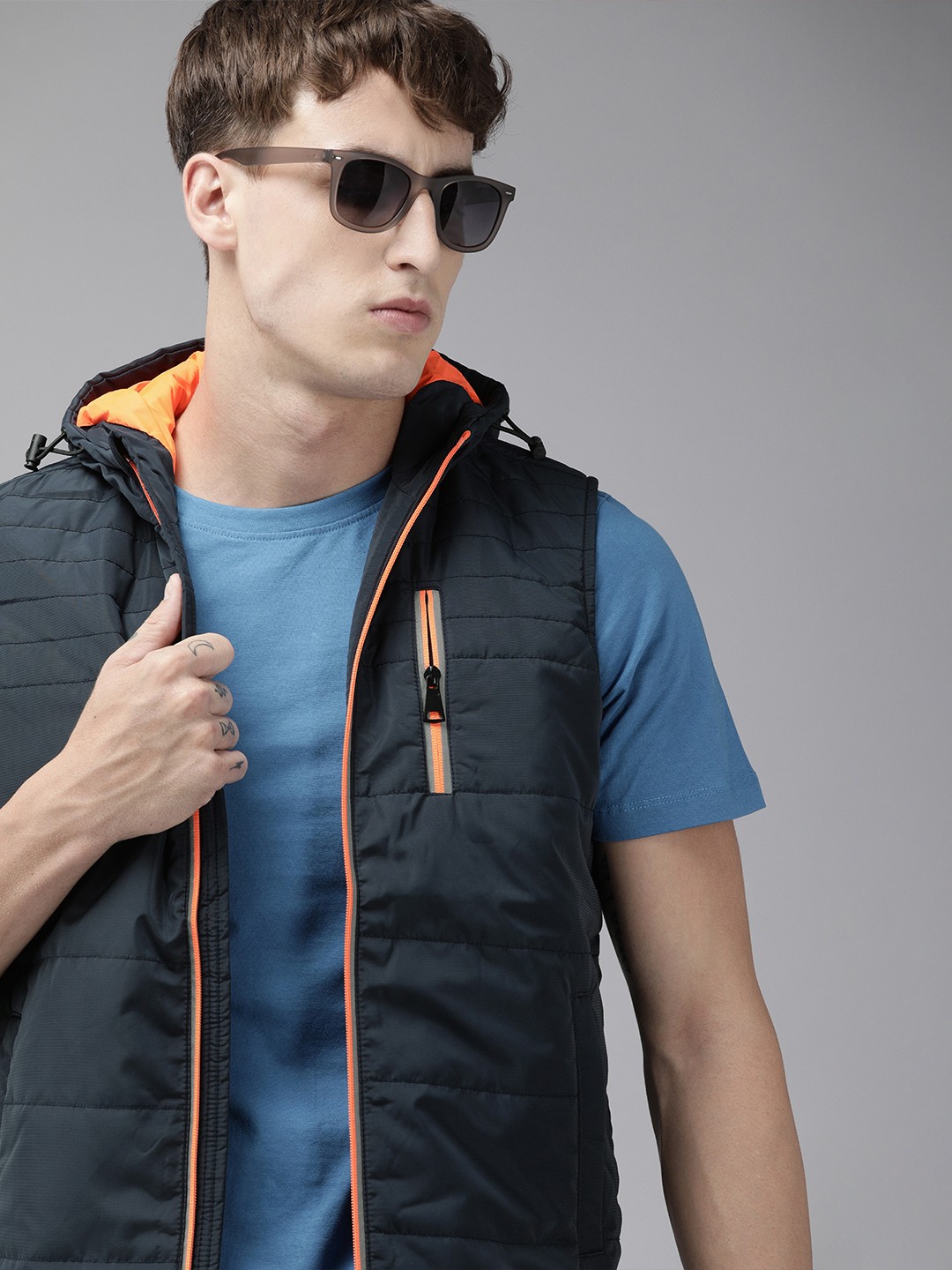 

SPYKAR Men Navy Blue Solid Insulator Sleeveless Slim Fit Padded Jacket