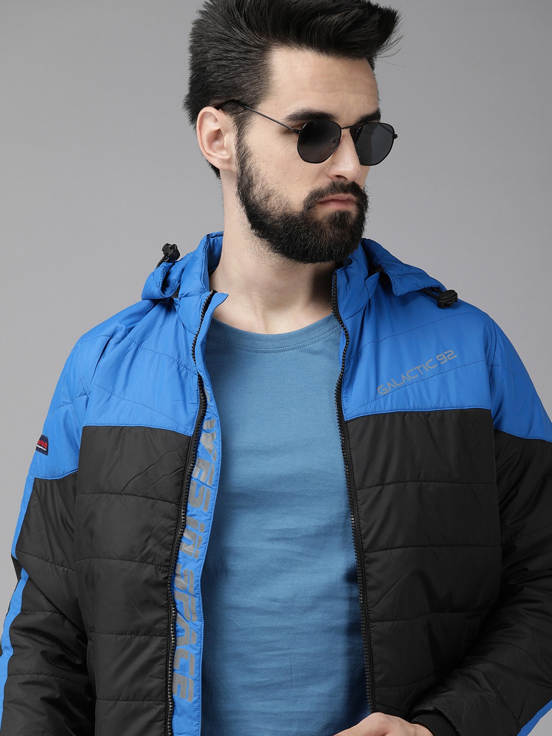 

SPYKAR Men Blue & Black Colourblocked Lightweight Padded Jacket