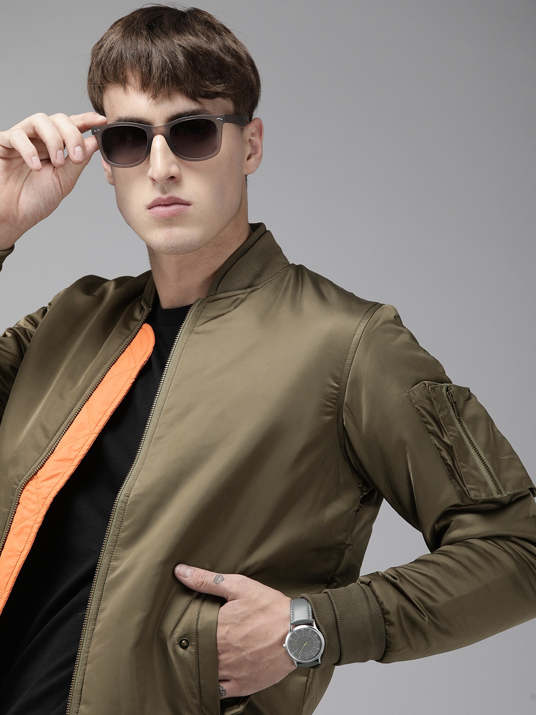 

SPYKAR Men Olive Green Solid Bomber Jacket