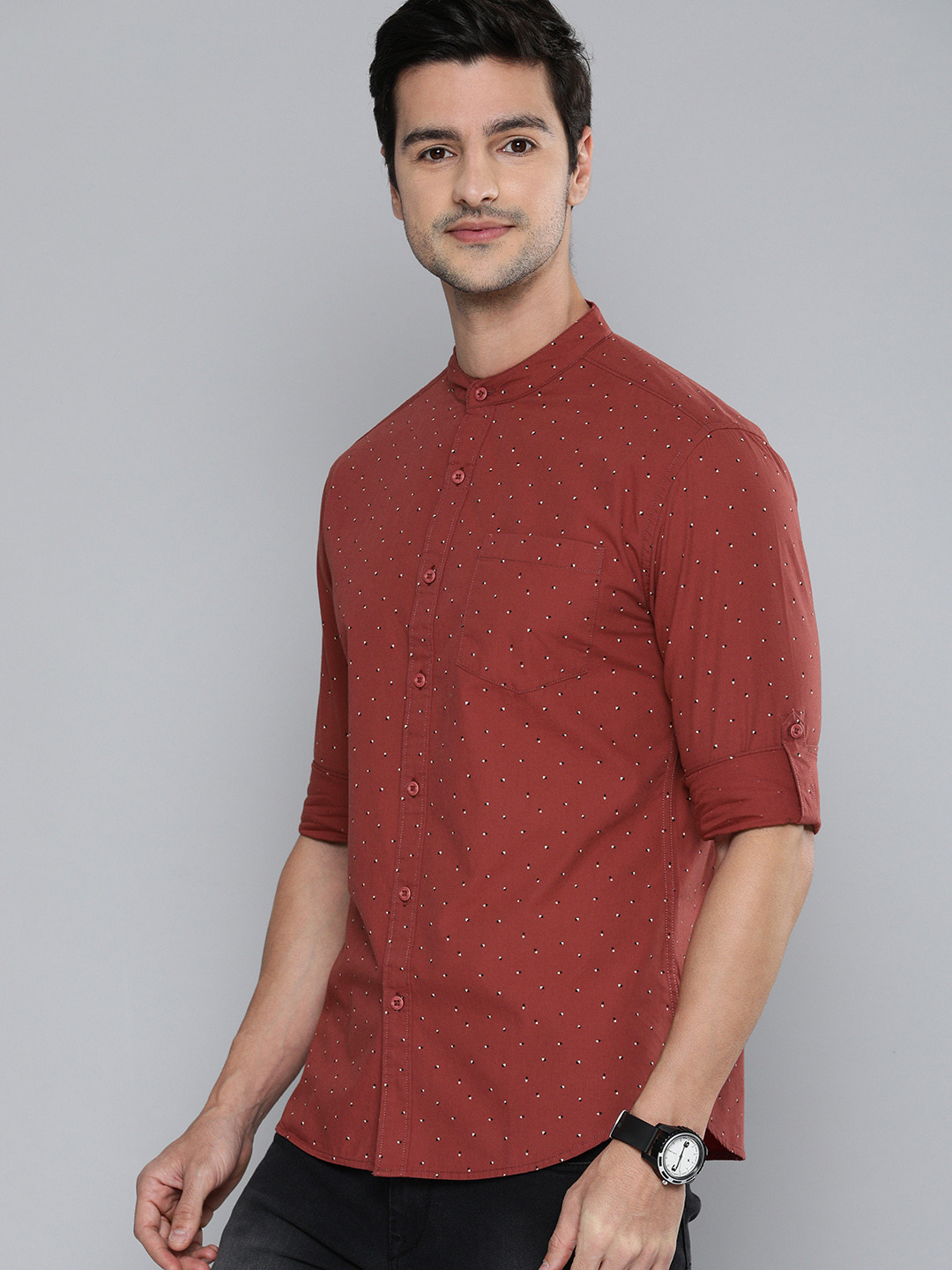 

HERE&NOW Men Red Slim Fit Opaque Micro Ditsy Printed Pure Cotton Casual Shirt