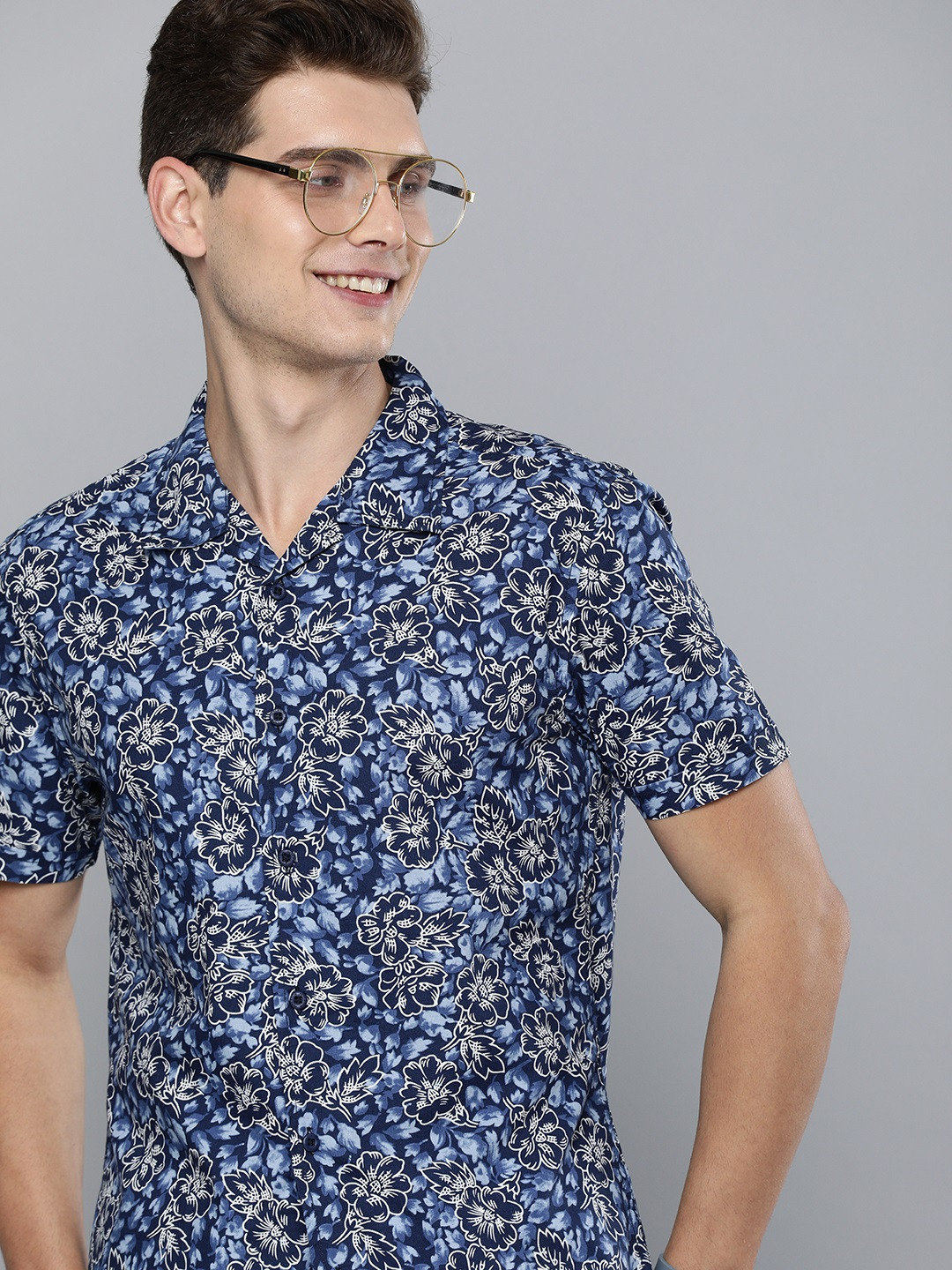 

HERE&NOW Men Navy Blue Slim Fit Floral Printed Pure Cotton Casual Shirt