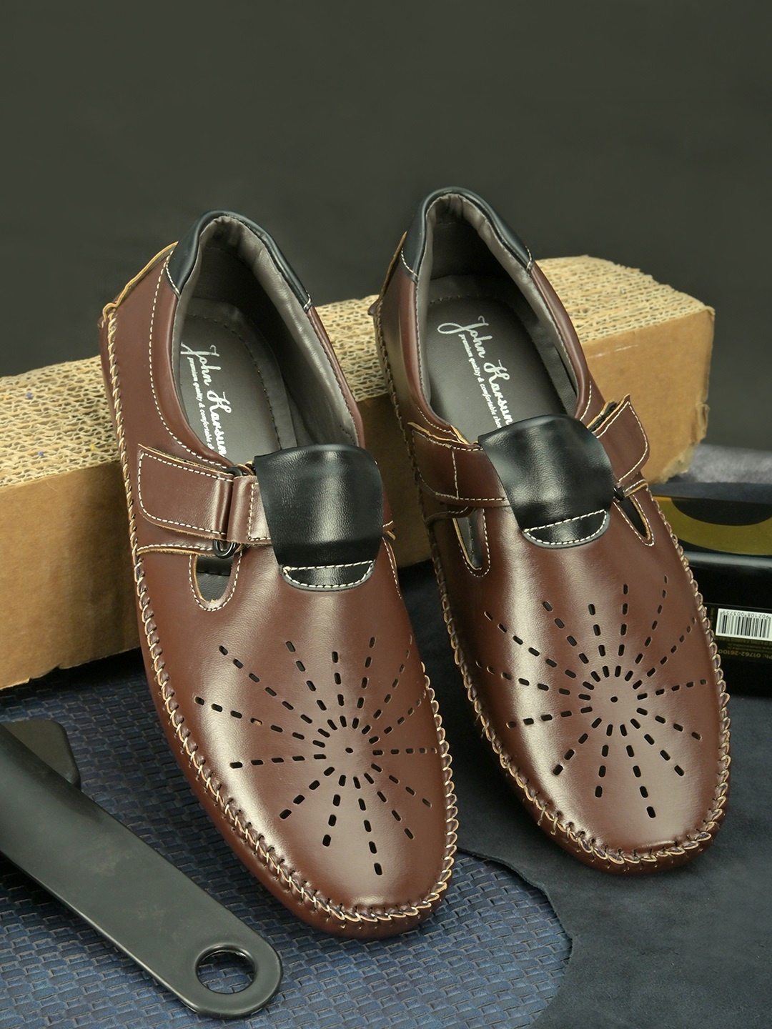 

John Karsun Men Brown Shoe-Style Sandals