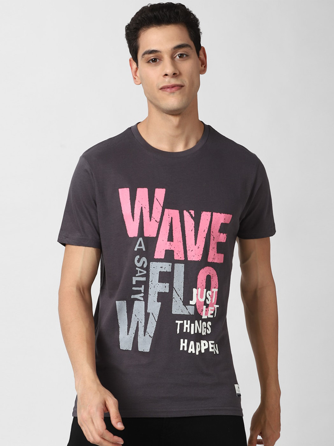 

Peter England Casuals Men Grey & Pink Typography Printed Slim Fit Pure Cotton T-shirt