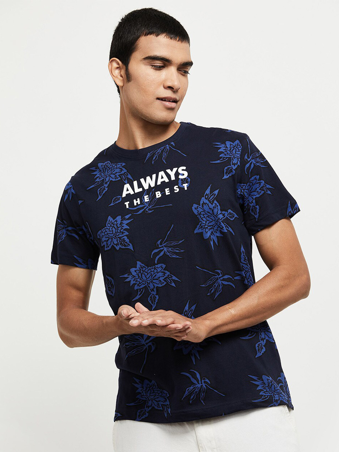 

max Men Blue Floral Printed T-shirt