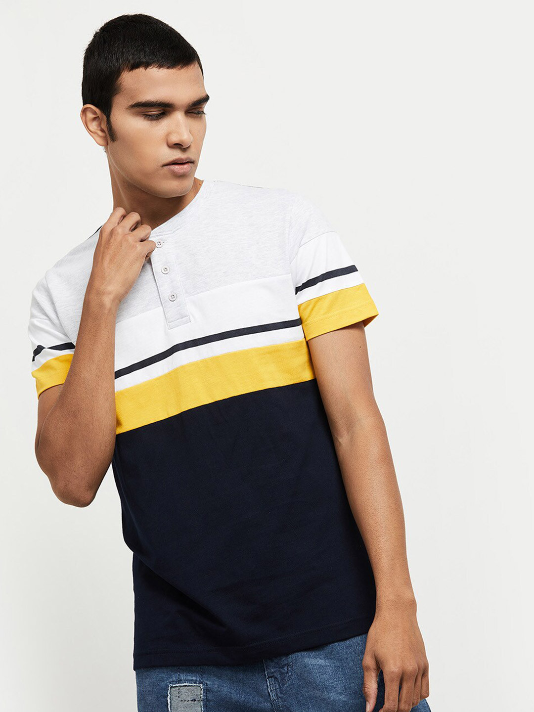 

max Men White & Yellow Colourblocked Henley Neck T-shirt