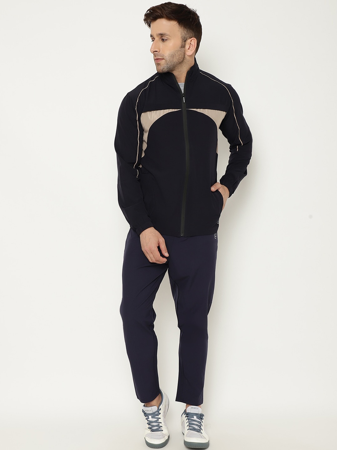 

Chkokko Men Navy Blue Solid Regular-Fit Gym Tracksuit