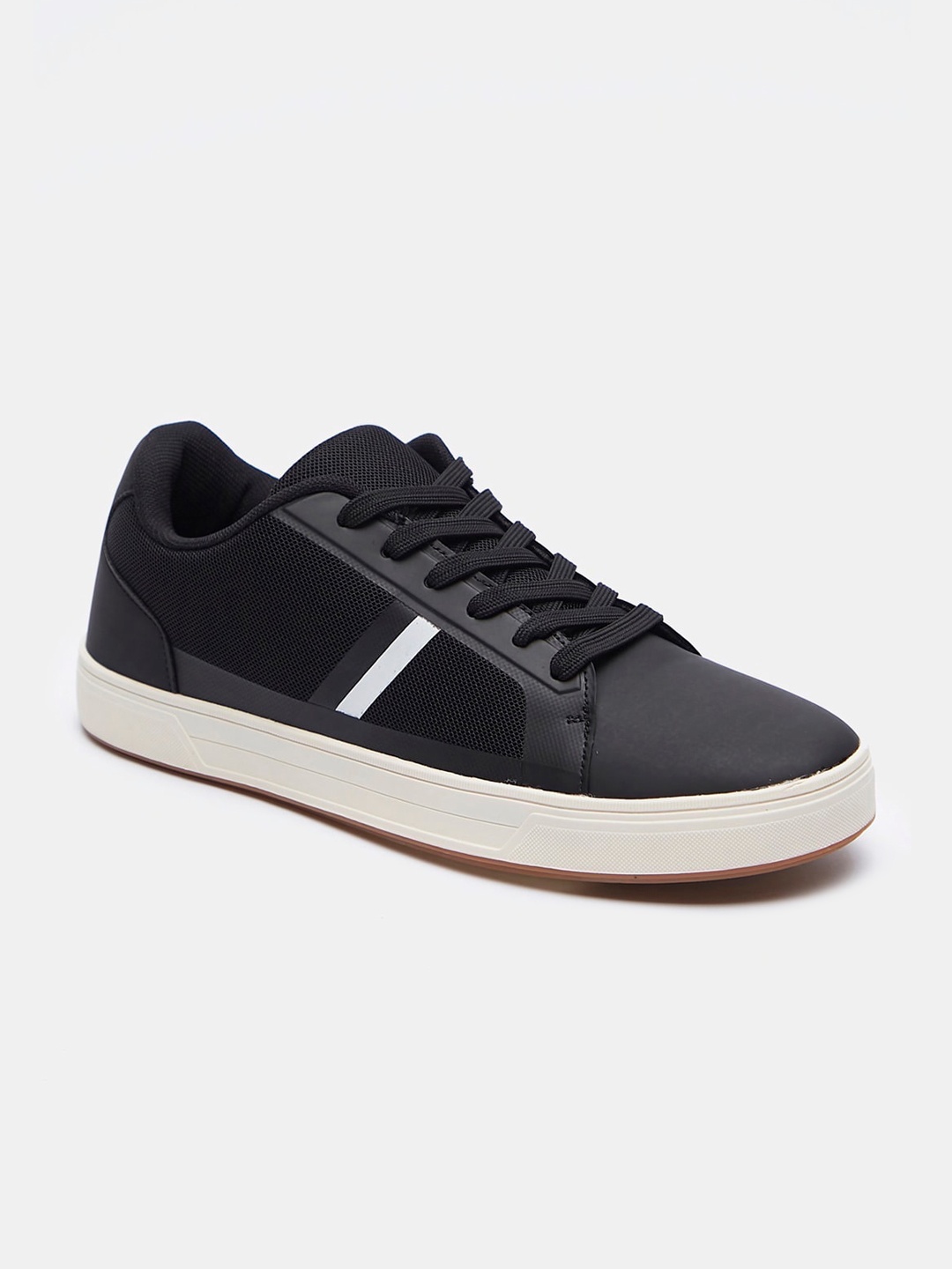 

shoexpress Men Black PU Sneakers