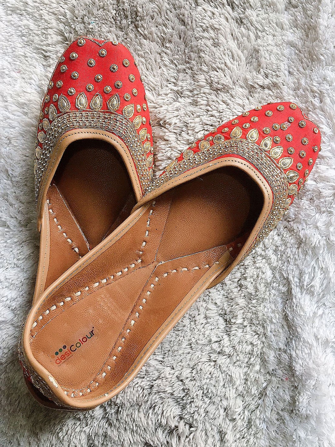 

DESI COLOUR Women Red Embellished Leather Ethnic Mojaris Flats