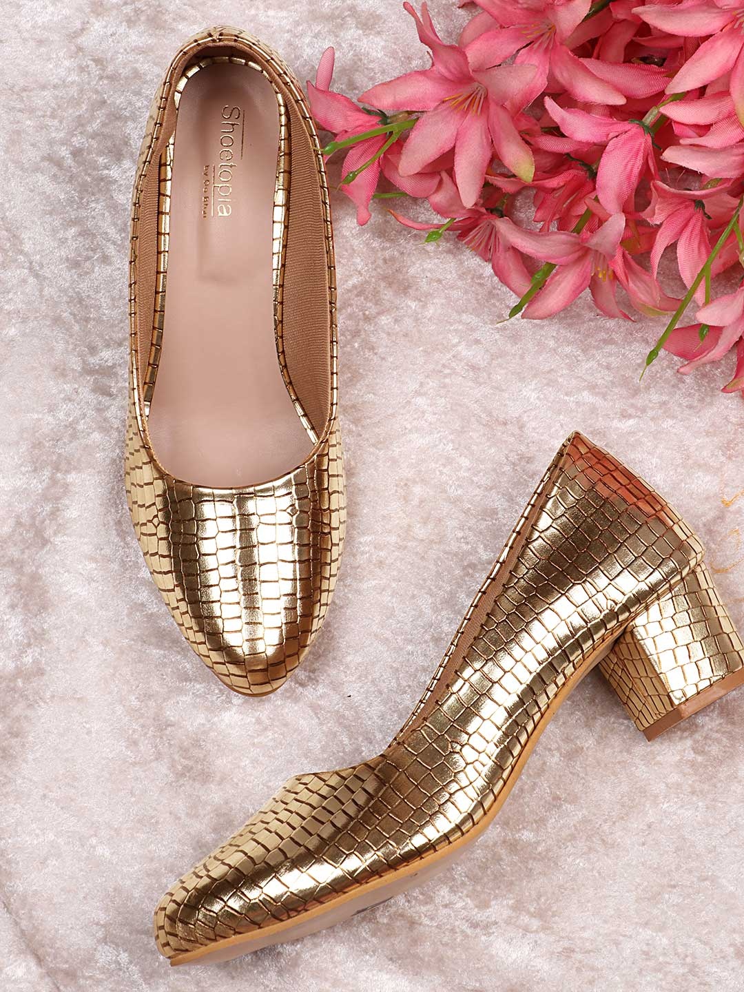 

Shoetopia Gold-Toned Printed Party Block Pumps