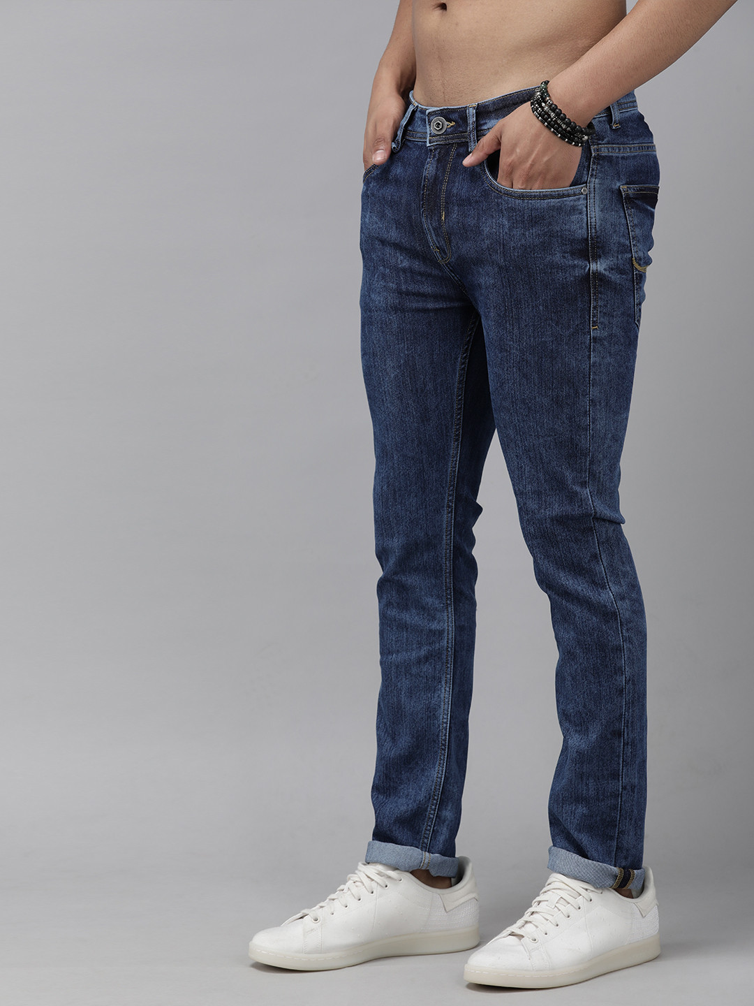

The Roadster Lifestyle Co Men Blue Skinny Fit Light Fade Stretchable Jeans