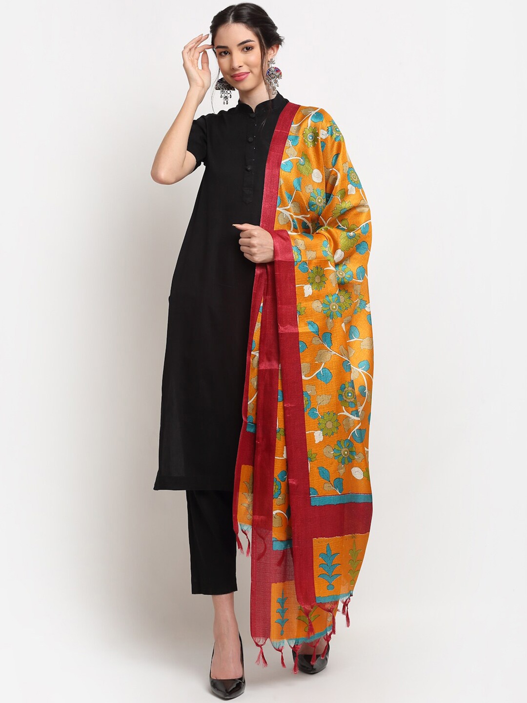 

TAG 7 Women Yellow & Green Printed Cotton Silk Dupatta