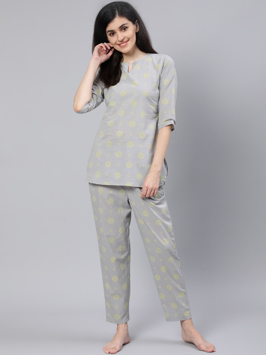 

Nayo Women Grey Ethnic Motifs Printed Pure Cotton Night Suit