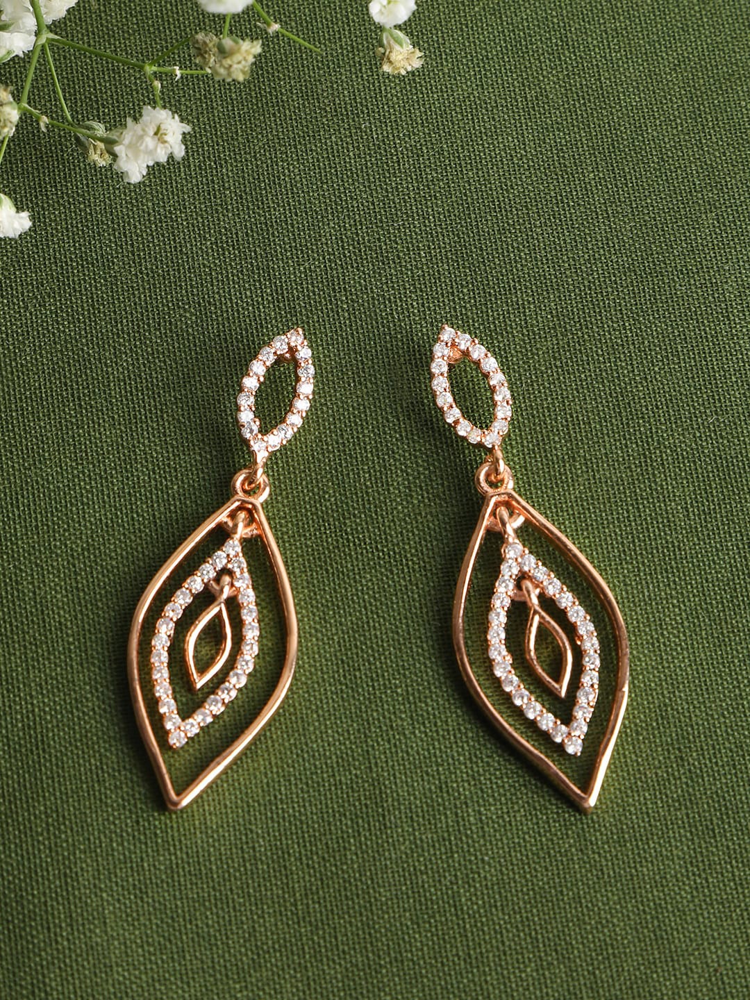 

ZINU Rose Gold-Toned & White Stone Contemporary Drop Earrings