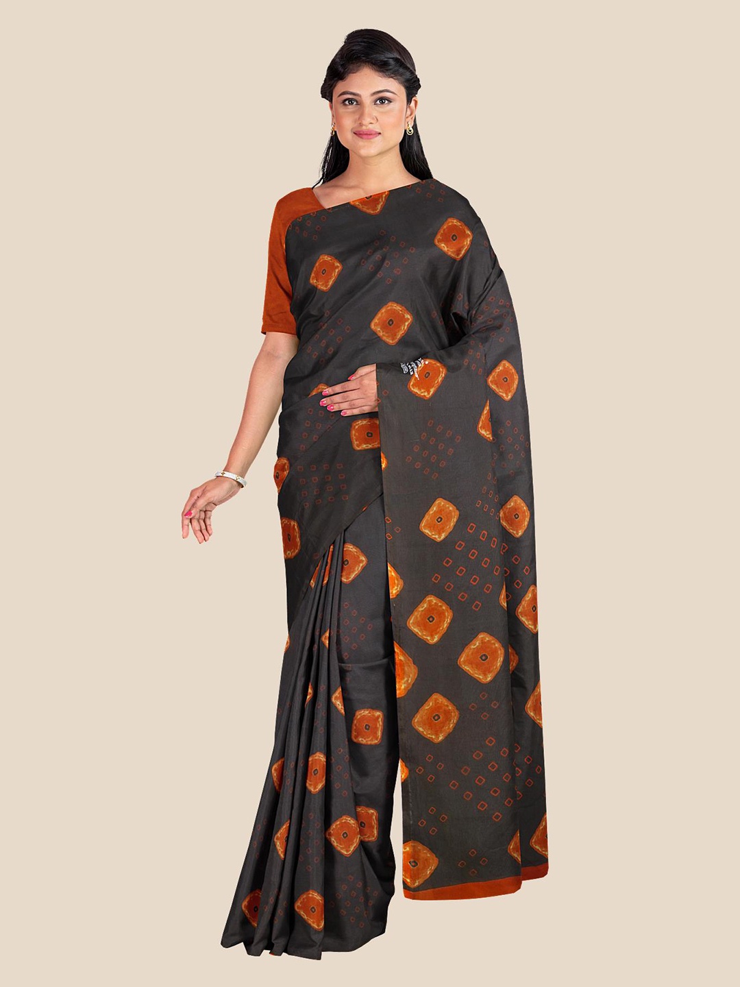 

Kalamandir Black & Orange Bandhani Saree