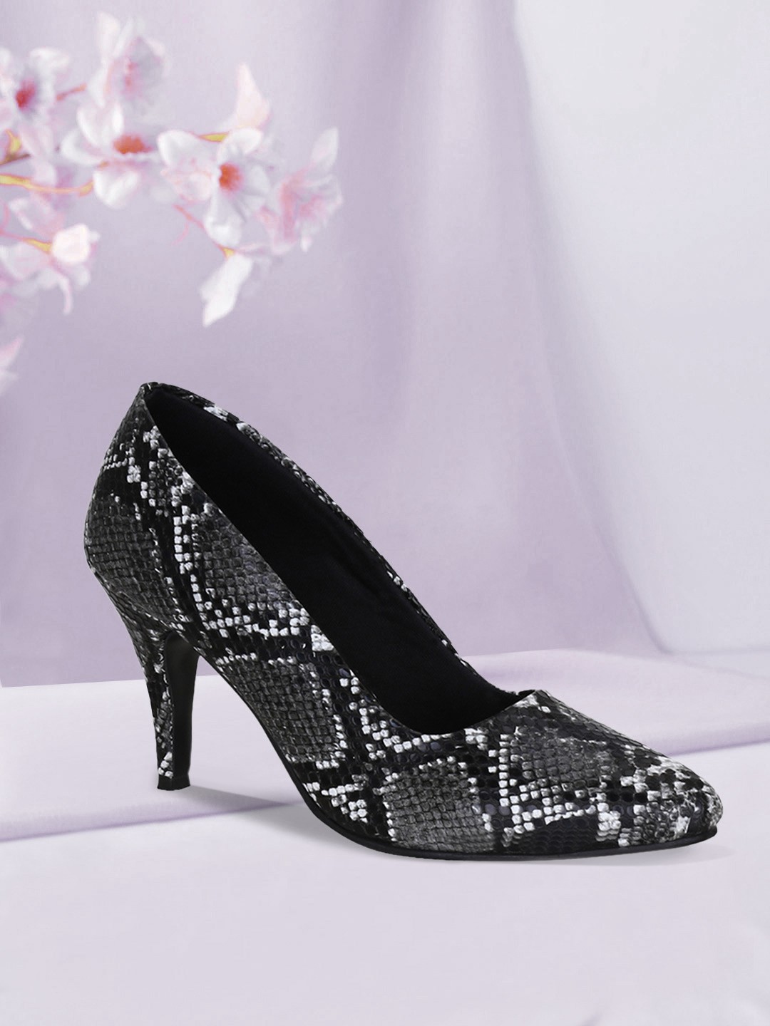 

Get Glamr Black Animal Textured Pumps