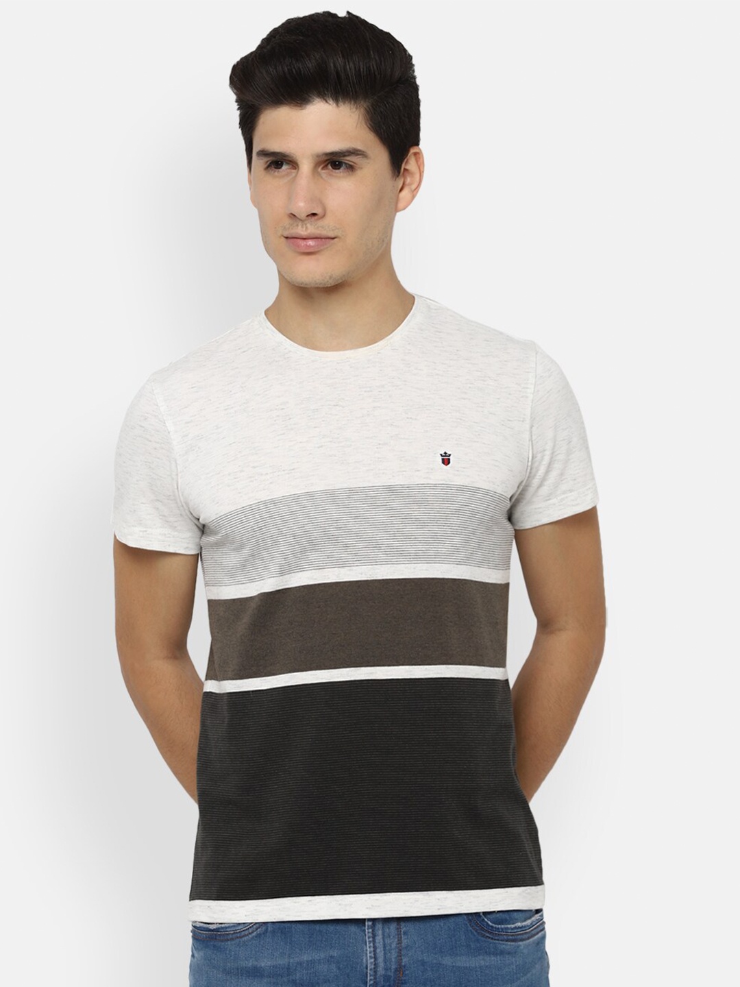 

Louis Philippe Jeans Men Cream-Coloured Colourblocked Applique Slim Fit T-shirt