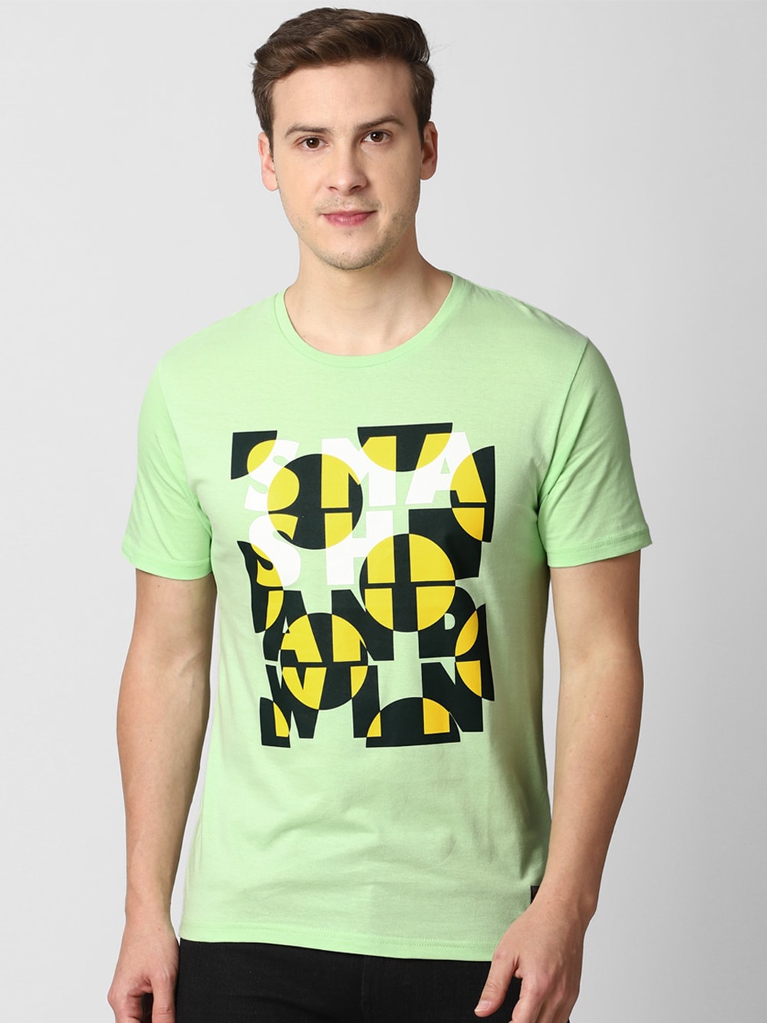 

Peter England Casuals Men Green Typography Printed Raw Edge Slim Fit T-shirt