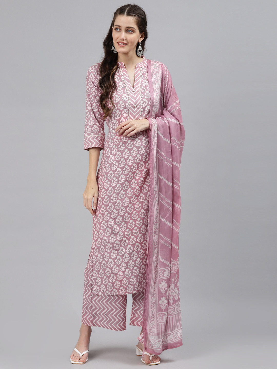 

Readiprint Fashions Women Purple & White Printed Pure Cotton Kurta with Palazzos & Dupatta
