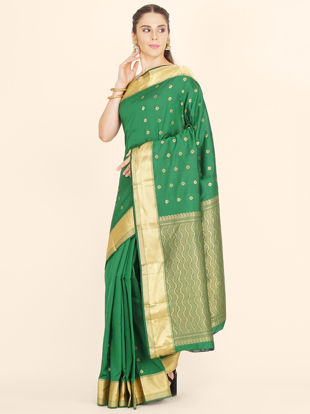 

Bangalore Silk Emporium Green & Gold-Toned Woven Design Zari Silk Blend Kanjeevaram Saree