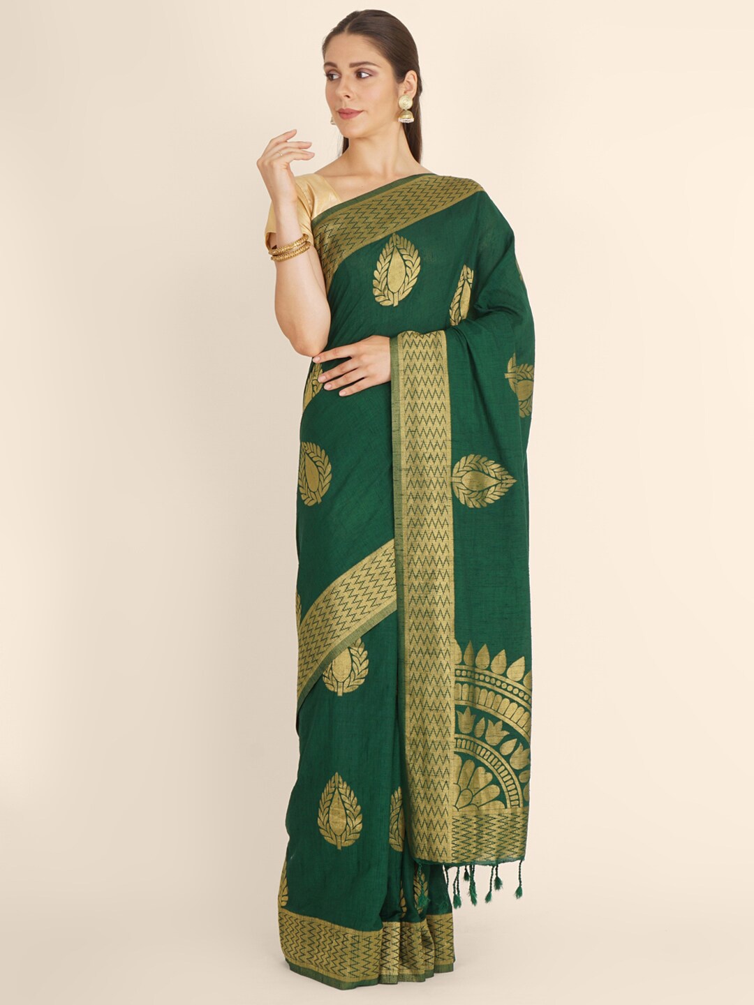 

Bangalore Silk Emporium Green & Gold-Toned Woven Design Zari Linen Blend Kanjeevaram Saree