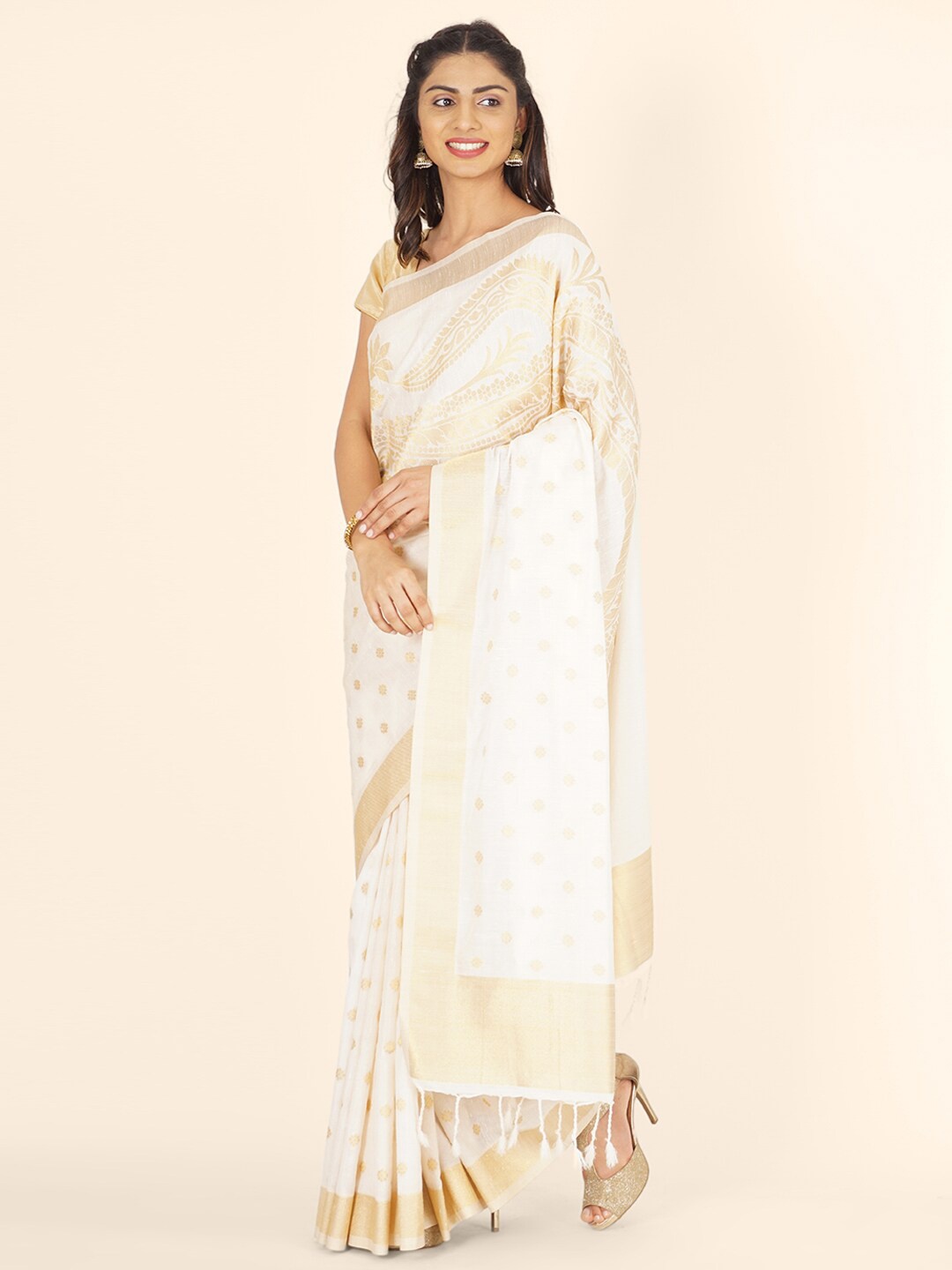 

Bangalore Silk Emporium White & Gold-Toned Woven Design Zari Linen Blend Kanjeevaram Saree