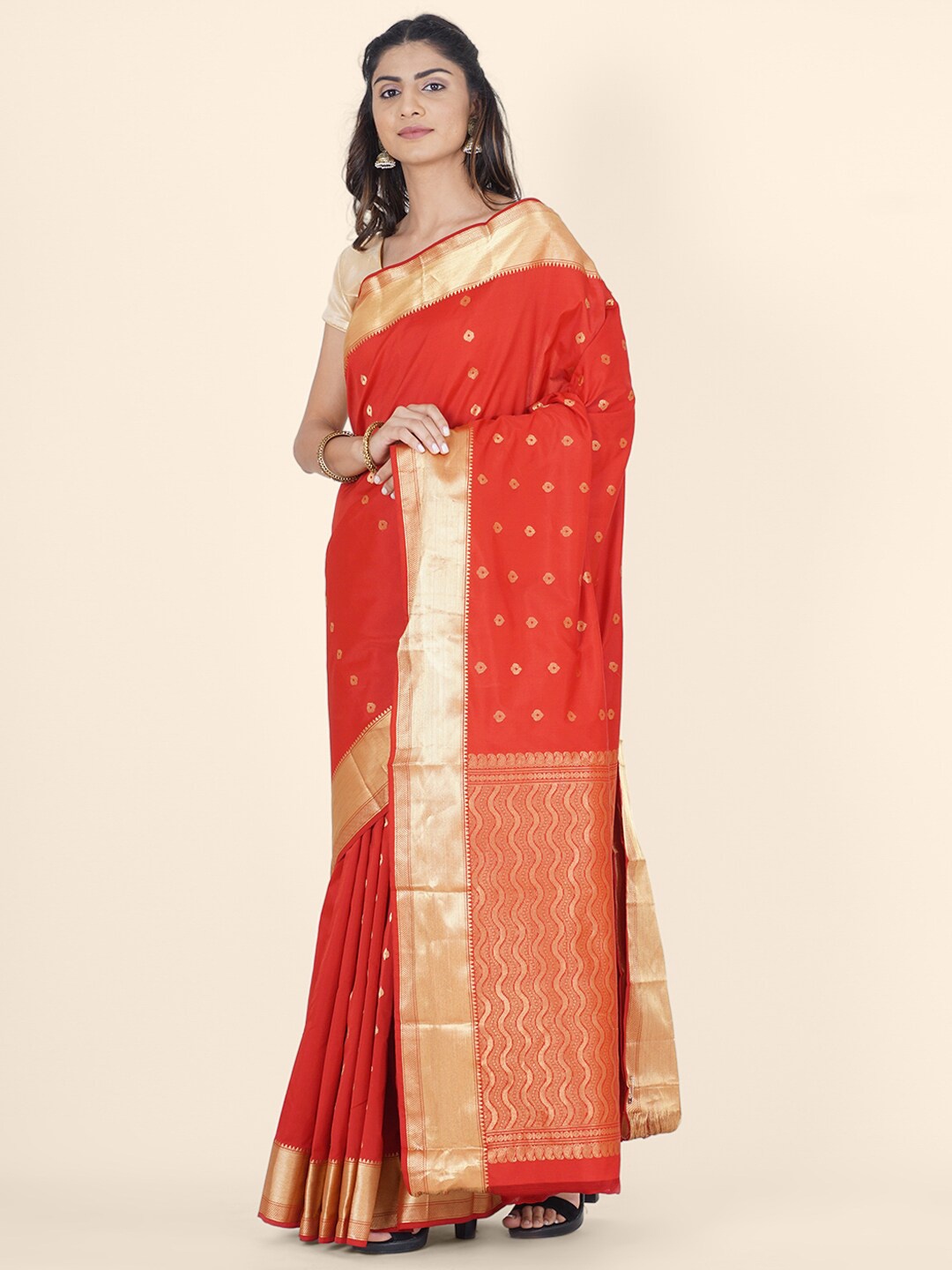 

Bangalore Silk Emporium Red & Gold-Toned Woven Design Zari Silk Blend Kanjeevaram Saree