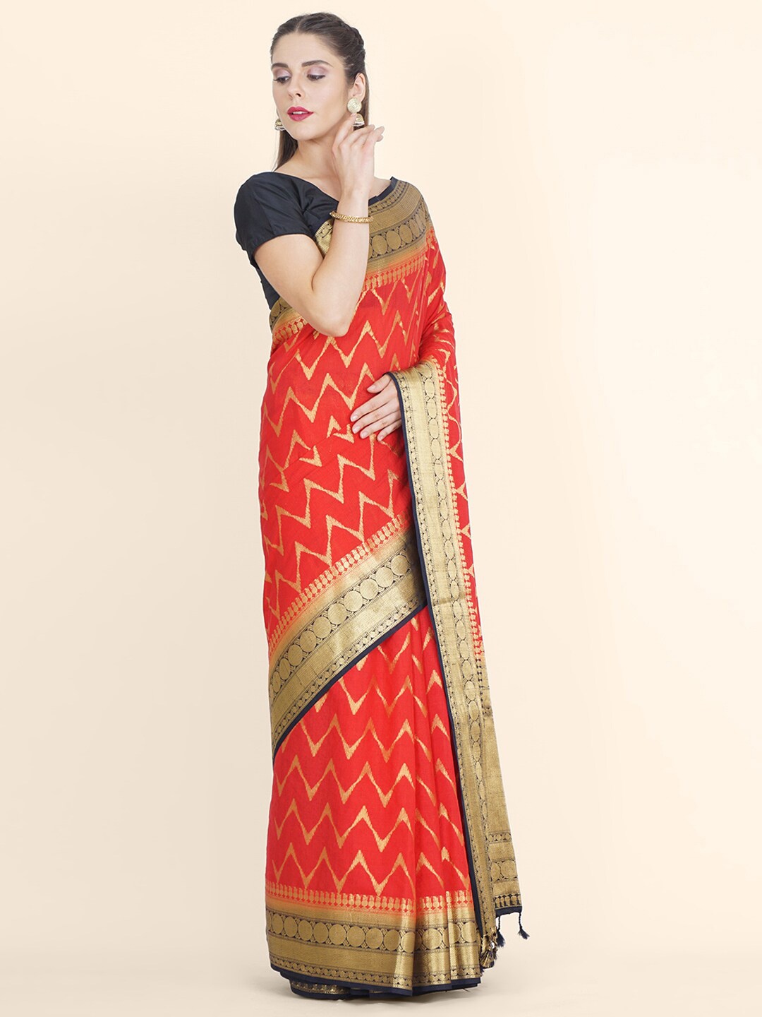 

Bangalore Silk Emporium Red & Gold-Toned Zari Linen Blend Kanjeevaram Saree
