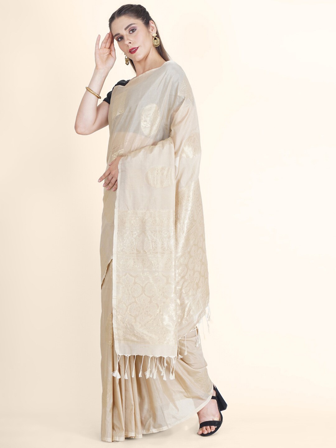

Bangalore Silk Emporium Beige Woven Design Zari Art Silk Kanjeevaram Saree