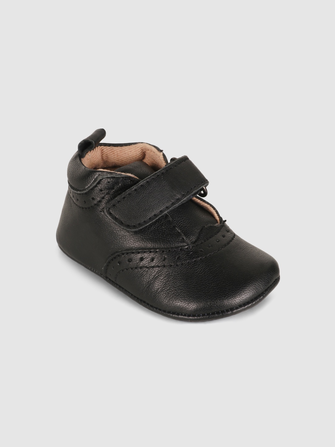 

Mothercare Boys Black Perforations Leather Pram Shoes Sneakers