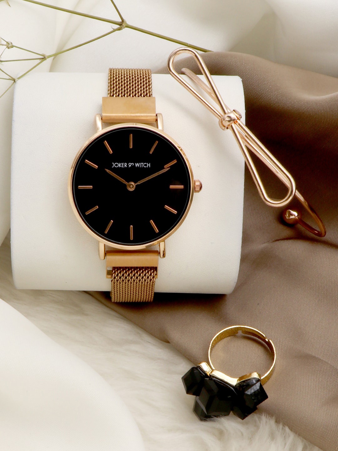 

JOKER & WITCH Women Black & Rose Gold-Toned Midnight Kiss Love Triangle Watch Set JWLT383