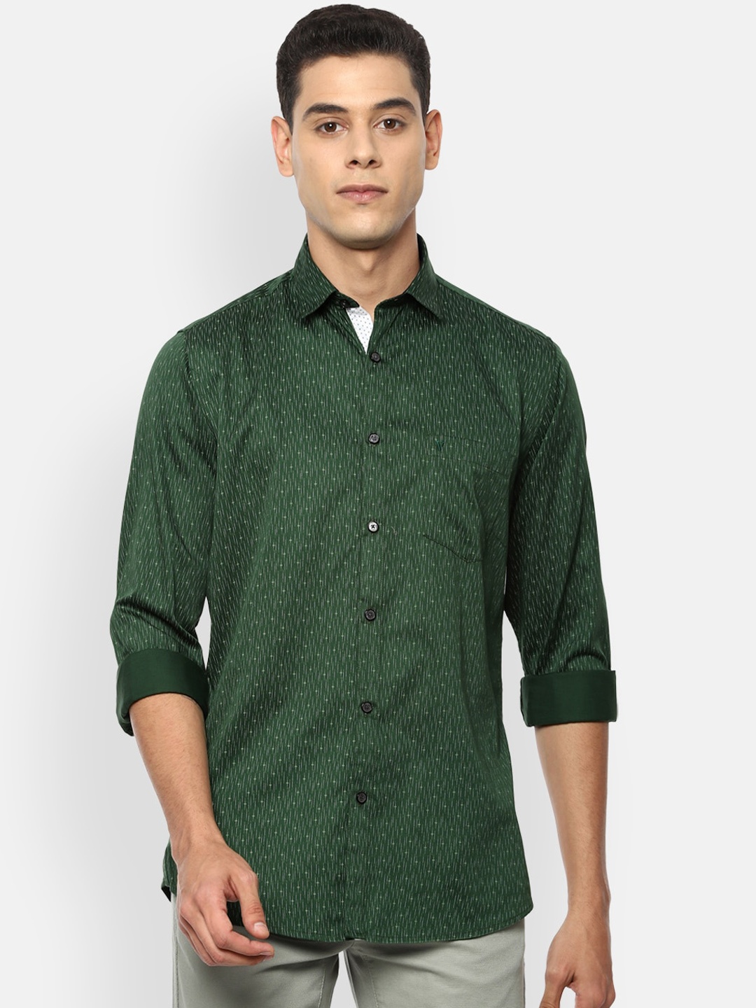 

Van Heusen Sport Men Green & White Slim Fit Opaque Printed Pure Cotton Casual Shirt