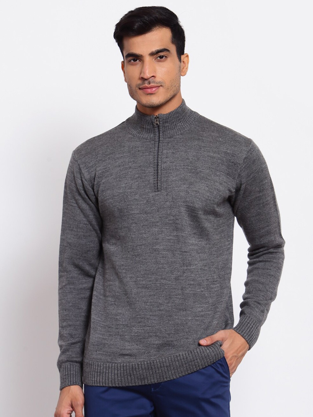 

Style Quotient Men Grey Pullover with Zip Detail