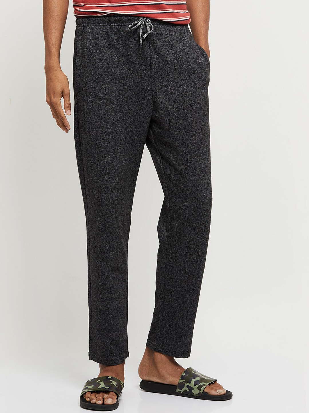

max Men Charcoal Grey Solid Track Pants